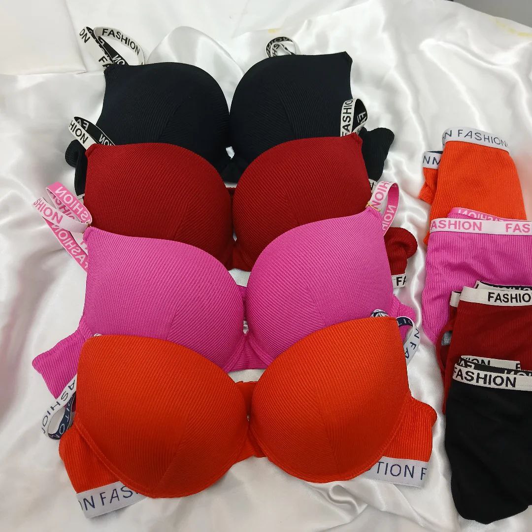 ست شورت و سوتین‌ اسفنجی اروپایی کبریتی