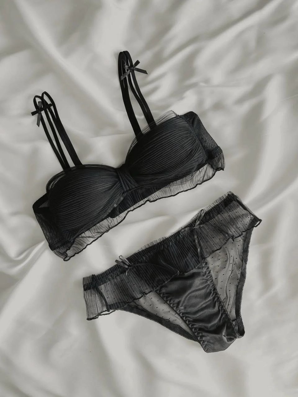 ست شورت و سوتین طرح پاپیون